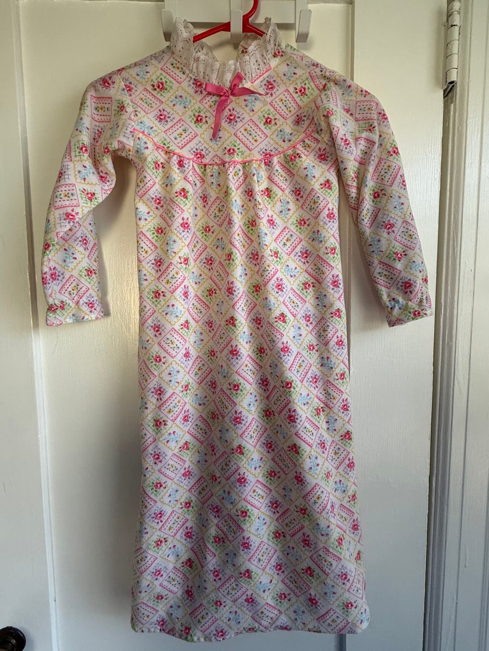 Vintage Girls Flannel Nightgown Floral Size 8-10? Lace Bows